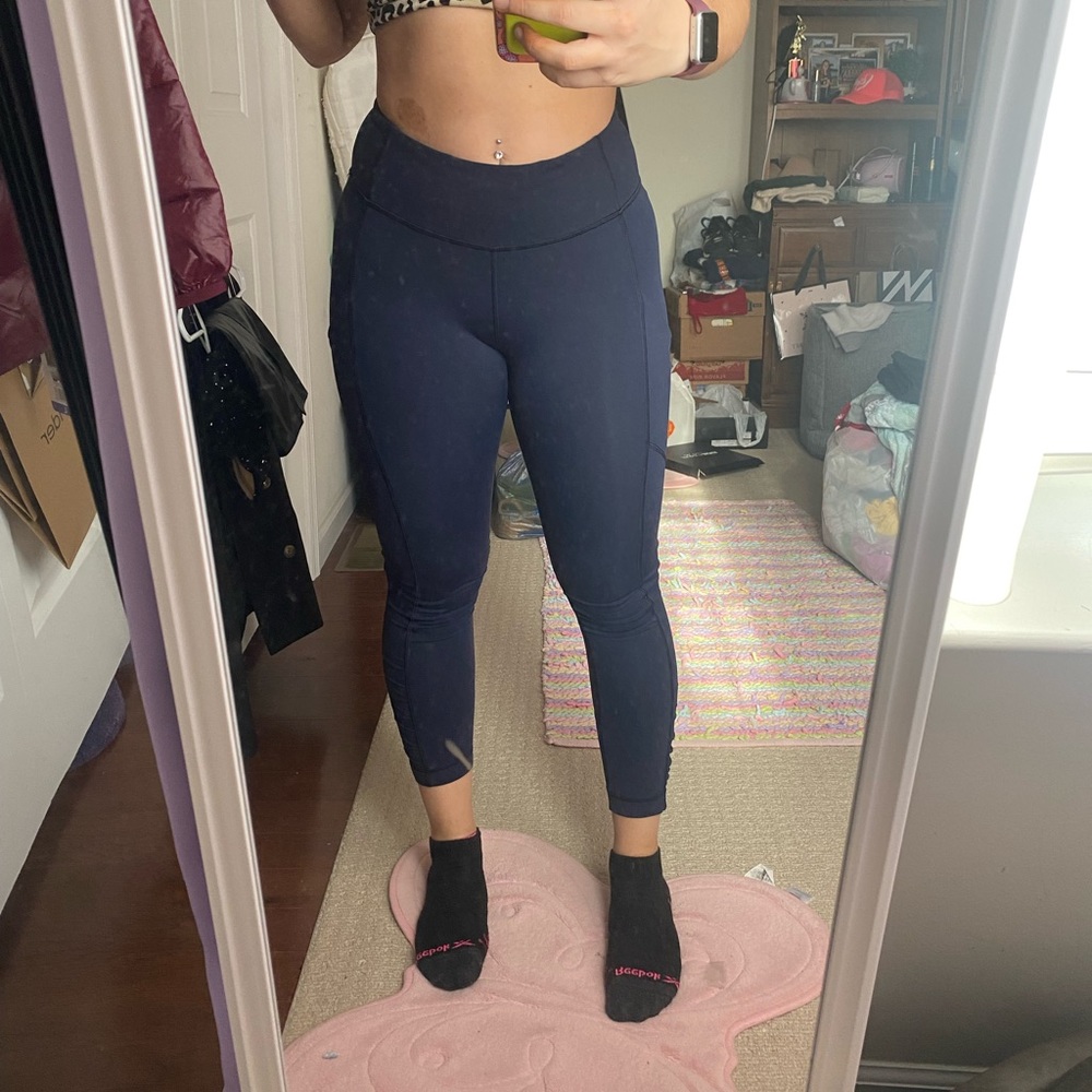 Lululemon navy blue cropped mesh leggings